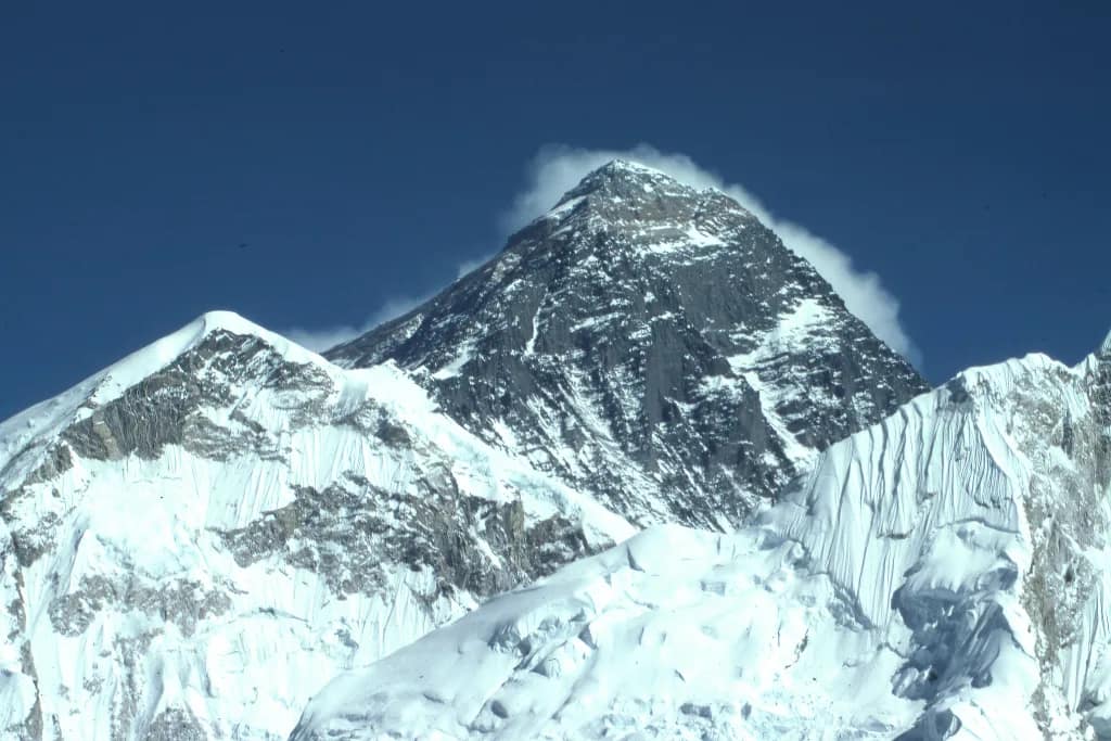pic: Dick HoskinsEverest Helicopter tour in the Everest region by Blaze Mountain.