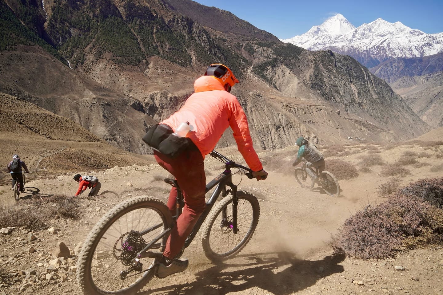 Cycling in Annapurna route