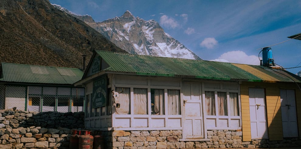 Lodge in the Himalayas with Majestic Mountain Views